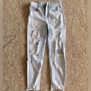 American Eagle light wash mom jeans